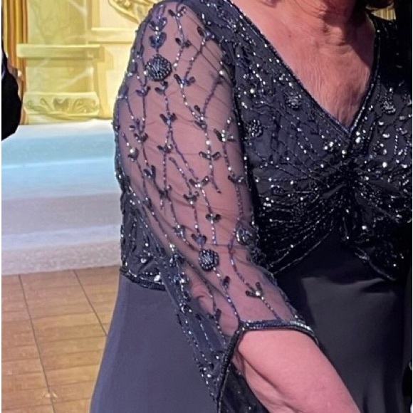 J Kara gown - Picture 4 of 4